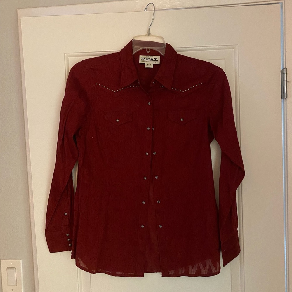 Ariat Snap Button Down Shirt. Size Medium.